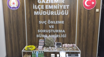 İzmir Gaziemir'de 939,40 gram esrar ele geçirildi, 2 şüpheli gözaltına alındı