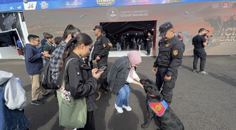 JÖAK'ın operasyon köpekleri TEKNOFEST Güneydoğu'da çocukların ilgisini çekiyor