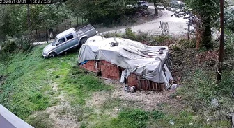 Karabük'te kamyonet havada uçtu! Otomobile binen 3 kadın saniyelerle ölümden döndü