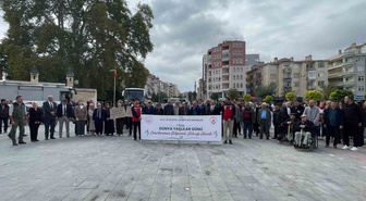 Karaman'da huzurevi sakinleri ve öğrenciler yaşlılar için farkındalık yürüyüşü yaptı