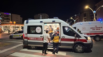 Kocaeli Gebze'de iki otomobil çarpıştı, yaralanan 3 kişi hastaneye kaldırıldı