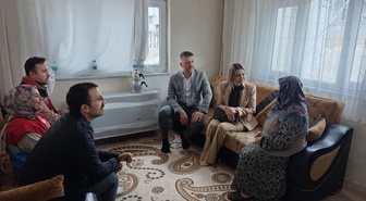 Samsun Havza'da Kaymakam Serin, Yaşlılar Günü'nde yaşlıları evlerinde ziyaret etti