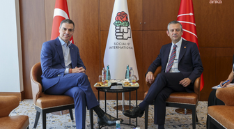 Sosyalist Enternasyonal'den CHP'ye şok! Üyeliği donduruldu, yerine Özel'in YENİ Partisi alındı