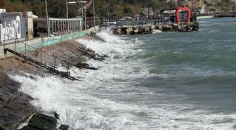 Tekirdağ açıklarında 5 şilep ve tanker poyraz nedeniyle bekliyor