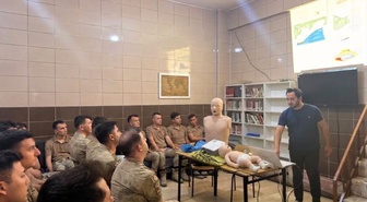 Uludere'de 66 jandarmaya sınır hattında uygulamalı ilk yardım eğitimi verildi