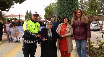 Yozgat'ta Dünya Yaşlılar Günü yürüyüşünde 25 huzurevi sakini yer aldı