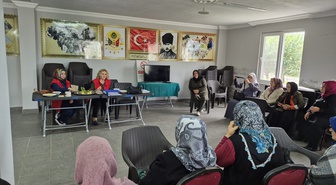 19 Mayıs İlçe Tarım ve Orman Müdürlüğü Çandır'da kadın çiftçilere su tasarrufunu anlattı