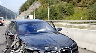 Anadolu Otoyolu Bolu Dağı'nda tankerle otomobil çarpıştı, 1 kişi hafif yaralandı