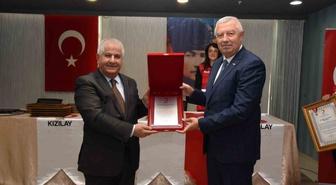 Balıkesir'de Okulumda KANpanya Var projesinde 100'ü aşan okullara plaket verildi