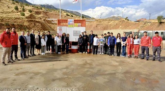 Beykoz'dan Şırnak'a gelen öğrenciler TPAO sahasında petrol çalışmalarını inceledi