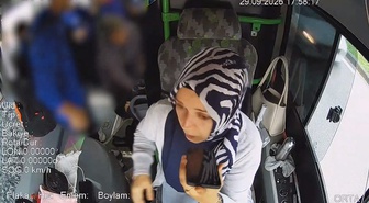 Bursa İnegöl'de otobüs şoförü Yasemin Alıç, fenalaşan yolcu için ambulans çağırdı