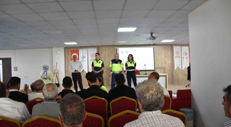Emniyet ve Jandarma, Batman'da servis şoförlerine ve rehberlere trafik eğitimi verdi