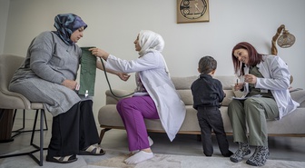 Erzurum'da ebeler Her Gebeye Ebe ile anne adaylarını evde normal doğuma teşvik ediyor