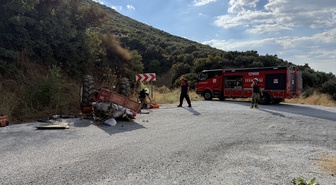 İzmir Tire'de traktör devrildi, sürücü hayatını kaybetti, eşi yaralandı