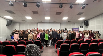 Kütahya'da üniversite öğrenci ve öğretmenlerine uyuşturucu, siber suç eğitimi verildi