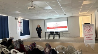 Kütahya'da velilere Sosyal Hizmet Merkezi'nce aile içi şiddet eğitimi verildi