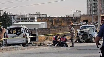 Mardin Nusaybin'de araç belediye personeline çarptı, 1 kişi öldü, 2 kişi yaralandı