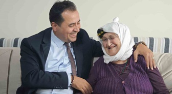 Menteşe Devlet Hastanesi, Dünya Yaşlılar Günü'nde yaşlıları evde ziyaret etti