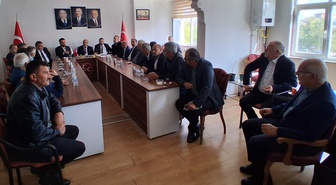 MHP Samsun il başkan yardımcıları Havza'da muhtarlara sendika üyeliği hakkını anlattı