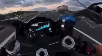 Tek tekerde 302 km hızı sosyal medyada paylaştı! Pendik'teki sürücüye 331 bin lira ceza