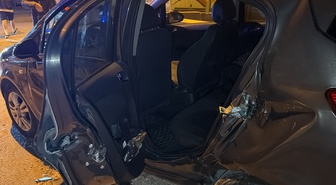 Savrulan otomobil kaldırımdaki yayaya çarptı, Eskişehir'de 7 kişi yaralandı
