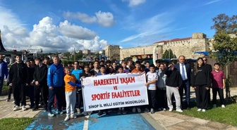 Sinop'ta Dünya Yürüyüş Günü'nde öğrenciler Sabahattin Ali Parkı'na yürüdü