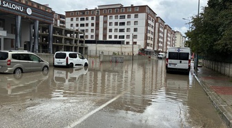 Tekirdağ Çerkezköy'de sağanak su baskınına neden oldu, su 50 santimetreye ulaştı