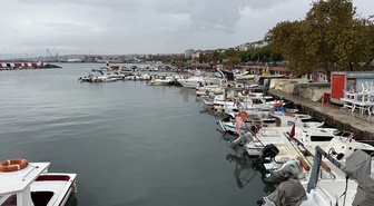 Tekirdağlı balıkçılar fırtına nedeniyle bir haftadır ava çıkamıyor