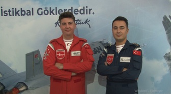 Türk Yıldızları TEKNOFEST Güneydoğu kapsamında Şanlıurfa'da izleyenleri büyüledi