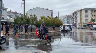 Umre ibadeti için bisikletle yola çıkan Tecimen: 'Bu yola kendi fiziki gücüme güvenerek değil yüce rabbimin rahmetine sığınarak çıkıyorum'
