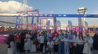 Van Anadolu İmam Hatip Lisesi öğrencileri Güneydoğu TEKNOFEST'te Bayraktar'la buluştu