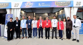 YÖK Başkanı Prof. Dr. Erol Özvar, TEKNOFEST Güneydoğu'da AİÇÜ standını ziyaret etti