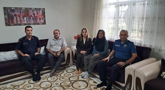 Ağın Kaymakamı Tuğçe Yılmaz, Yaşlılar Günü'nde yaşlıları evlerinde ziyaret etti