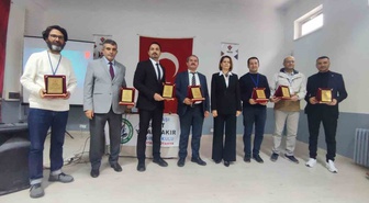 Altıntaş'ta TÜBİTAK 4009 projesinde öğrencilere sürdürülebilir tarım anlatıldı