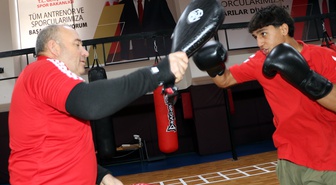 Avrupa 3'üncüsü milli boksör Furkan Avar, Karadağ'da dünya şampiyonluğunu hedefliyor