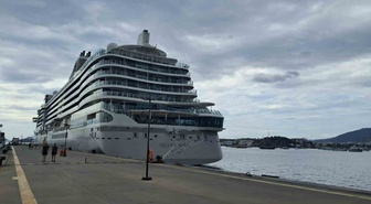 Bahamalar bayraklı Silver Nova, Pire'den 351 turisti Bodrum'a getirdi