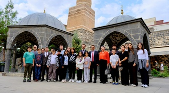Bizim Gök Kubbemiz Projesi kapsamında öğrenci ve eğitimciler Cizre'yi gezdi
