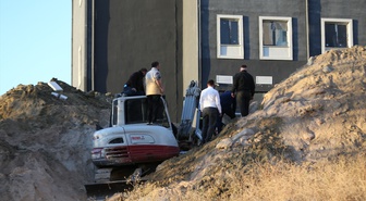 Çanakkale'de ÇOMÜ kampüsündeki toprak kaymasında 2 işçi tedavi altına alındı