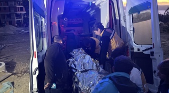 Çanakkale'de yurt inşaatında toprak kayması oldu, 2 yabancı işçi kurtarıldı