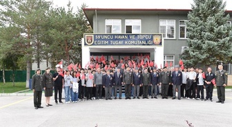 Erzincan Fen Lisesi öğrencileri Mehmetçik ile Bir Gün etkinliğinde gazilerle buluştu