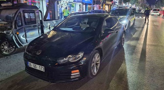 Eskişehir'de abartı egzozla durdurulan sürücü polise mukavemetten gözaltına alındı