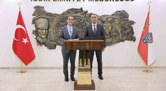 Iğdır Valisi Taşolar, yeni İl Emniyet Müdürü Erarslan Er'e iadeiziyarette bulundu