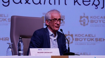 İngiliz tarihçi Roger Crowley, 16. Kocaeli Kitap Fuarı'nı çok dinamik buldu