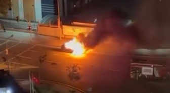 Kağıthane'de seyir halindeki cipin motor kısmı alev aldı, itfaiye yangını söndürdü