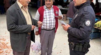 Kargı İlçe Emniyet Amirliği, pazarda dolandırıcılık uyarısı yaptı