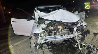 Keşan'ın Mecidiye köyünde çarpışan iki otomobilde 5 kişi yaralandı