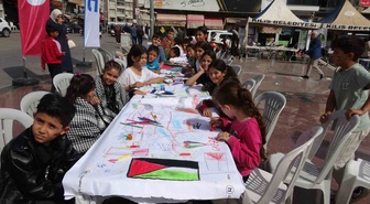 Kilis'te çocuklar, Filistinli yaşıtları için metrelerce kağıda resim çizdi