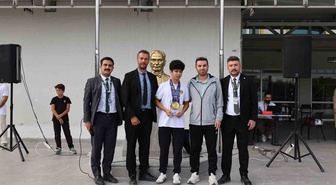 Milli masa tenisi sporcusu Rüzgar Alp Yalçınkaya, Hannover'de 4 altın madalya kazandı