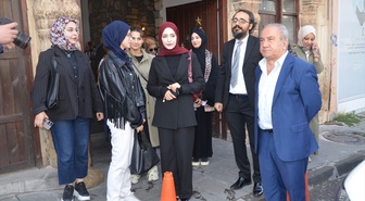 Muş'ta genç yazarlar, dernek buluşmasıyla tarihi mekanları ziyaret etti