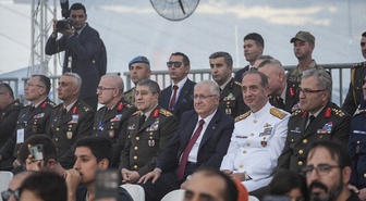 Şanlıurfa'daki TEKNOFEST'te Bakan Güler ve komutanlar TSK gösterilerini izledi